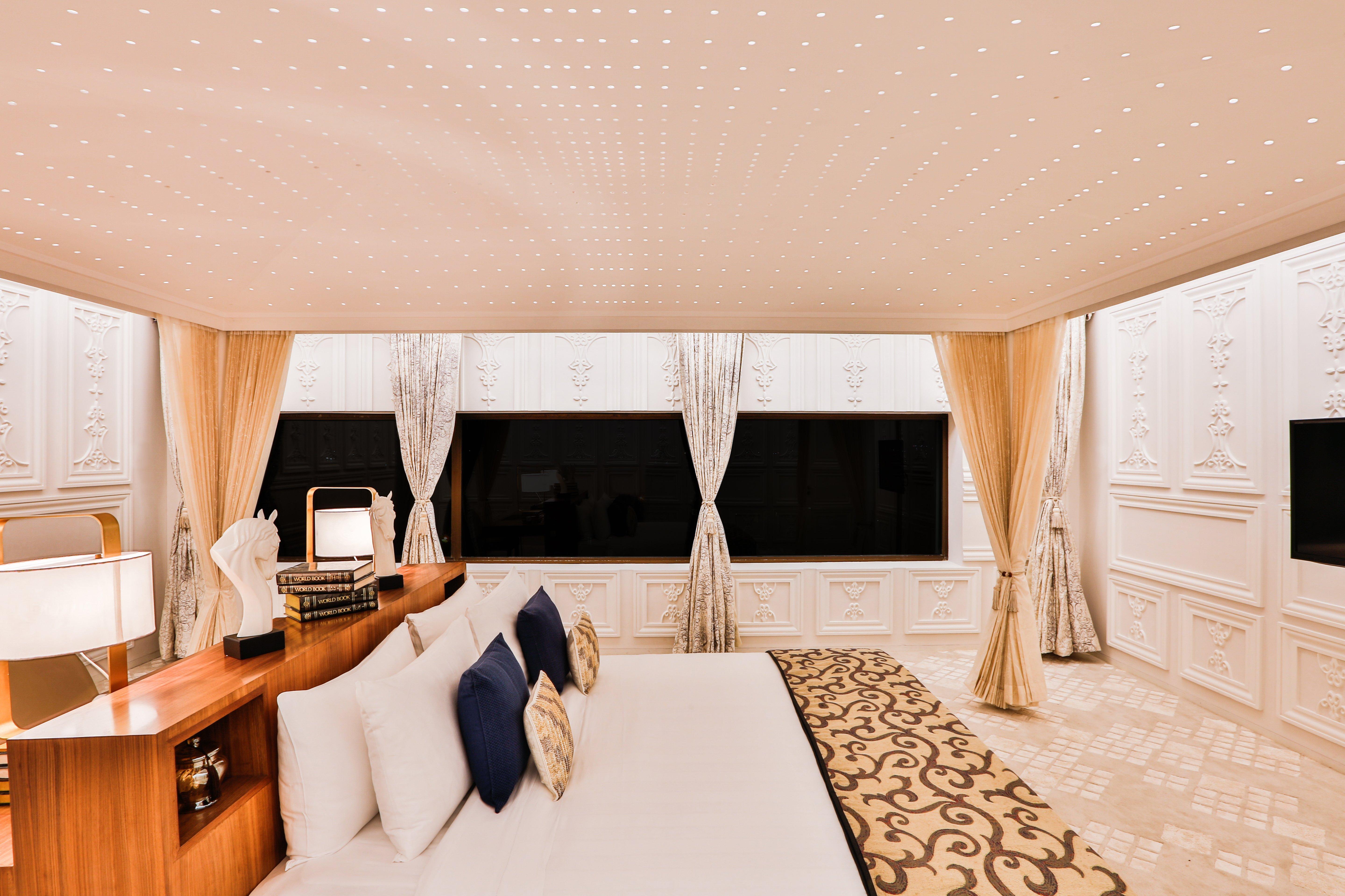 Crowne Plaza Chennai Adyar Park, An Ihg Hotel Esterno foto The bedroom of the Royal Suite