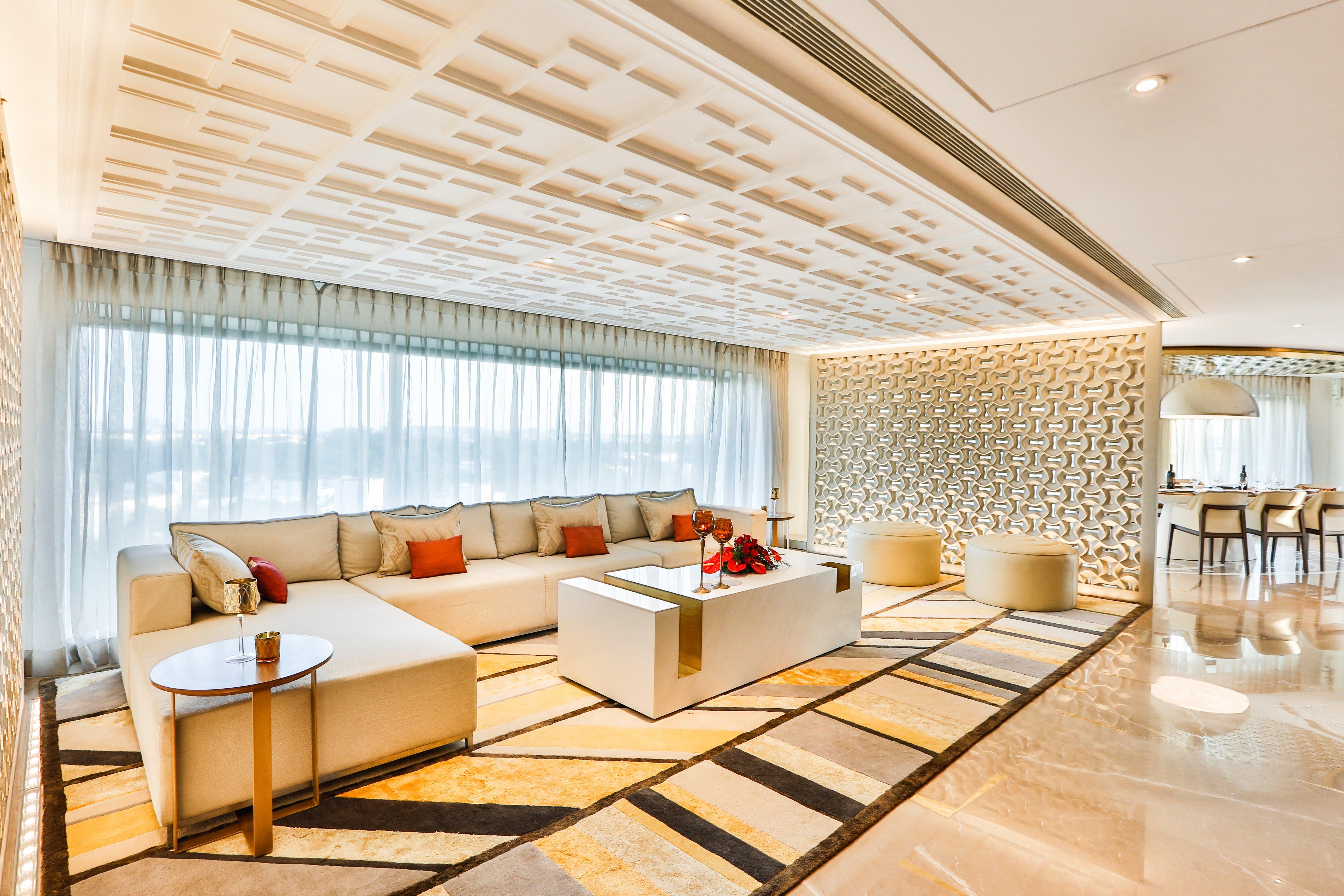 Crowne Plaza Chennai Adyar Park, An Ihg Hotel Esterno foto The interior of the lounge