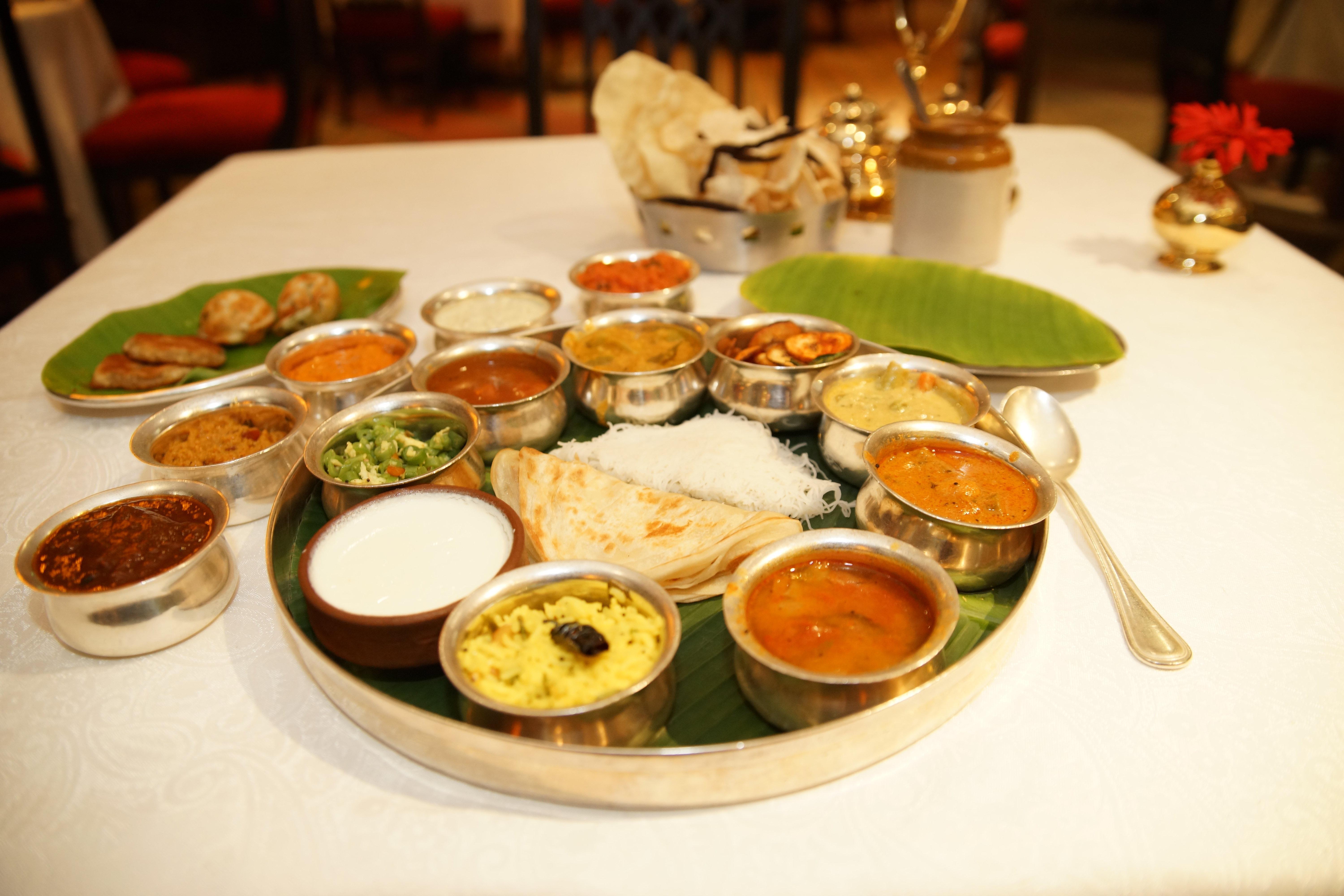 Crowne Plaza Chennai Adyar Park, An Ihg Hotel Esterno foto A vegetarian thali