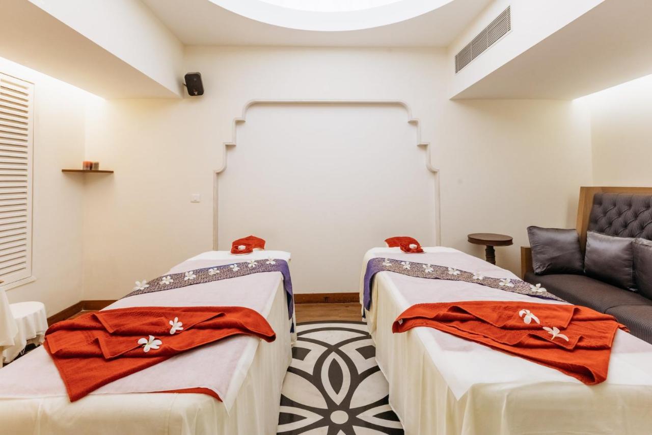 Crowne Plaza Chennai Adyar Park, An Ihg Hotel Esterno foto Spa at the Taj Mahal Palace, Mumbai