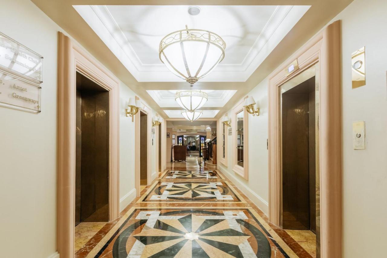 Crowne Plaza Chennai Adyar Park, An Ihg Hotel Esterno foto The interior of the hotel